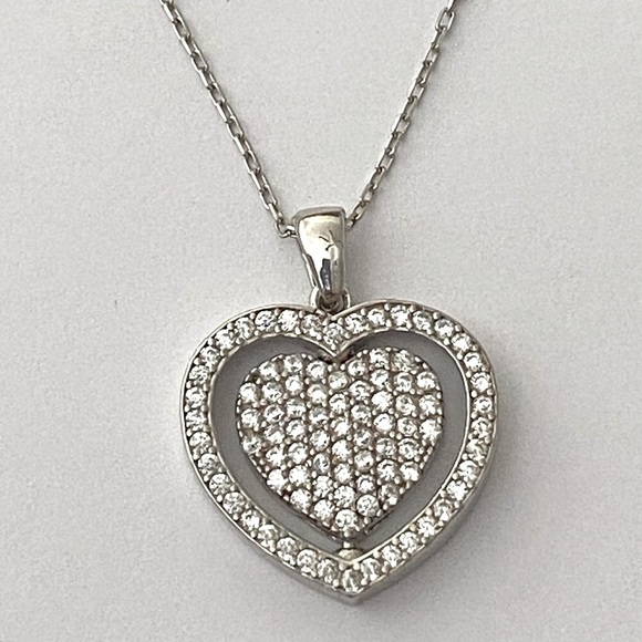 Other - 💕 Reversible spinning heart necklace 925 silver